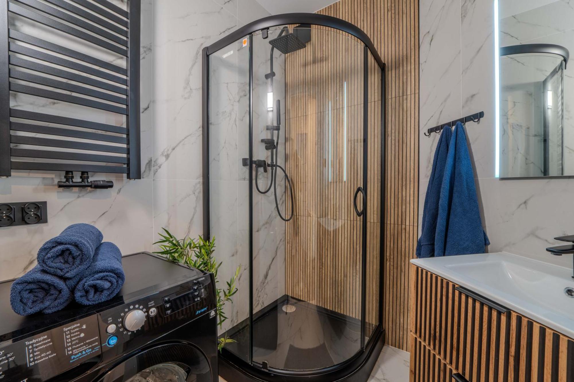New Large Modern Apartment - City Center - 60M2 - Lift - Parking Wroclaw Bagian luar foto