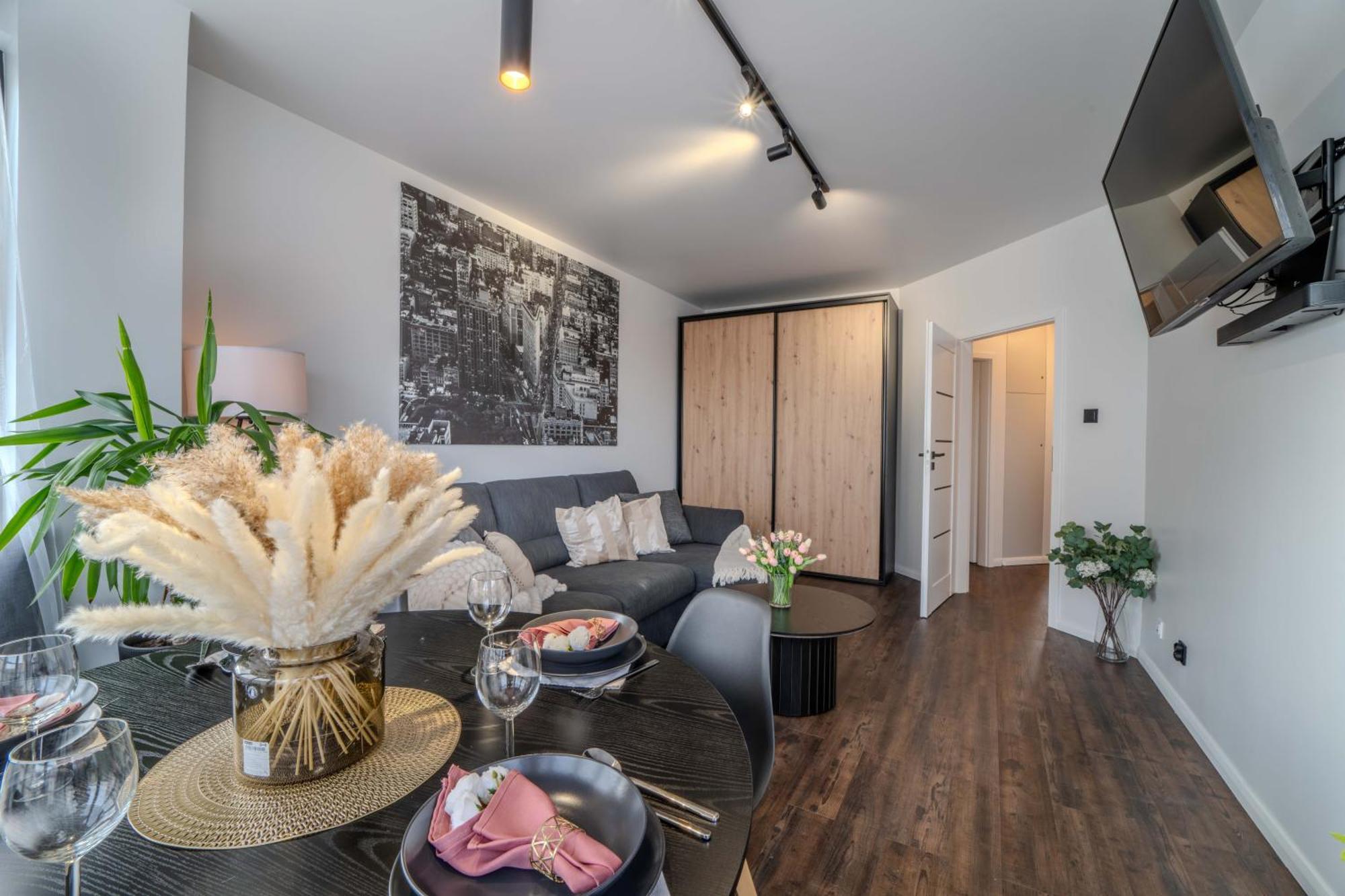 New Large Modern Apartment - City Center - 60M2 - Lift - Parking Wroclaw Bagian luar foto