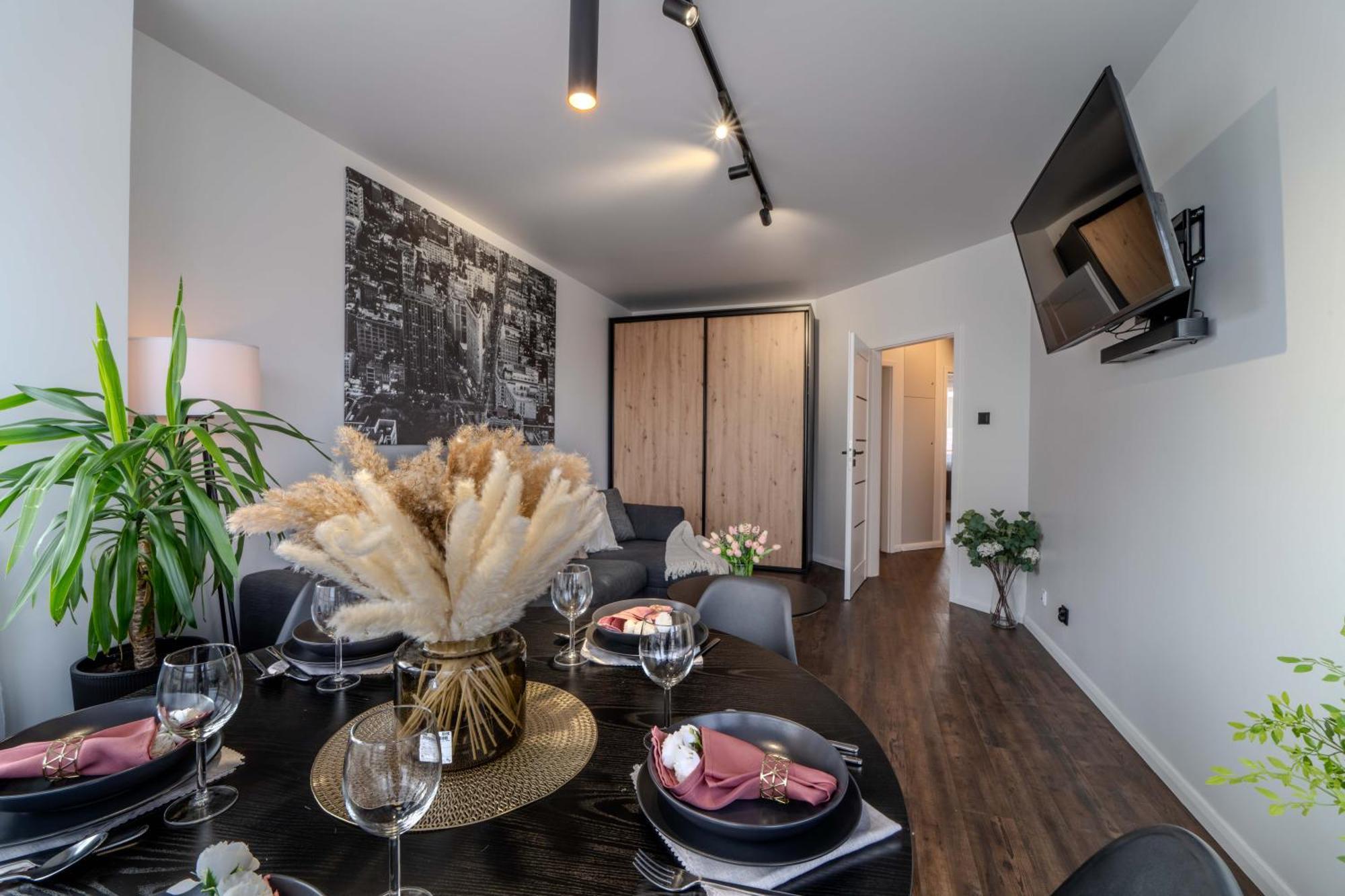 New Large Modern Apartment - City Center - 60M2 - Lift - Parking Wroclaw Bagian luar foto