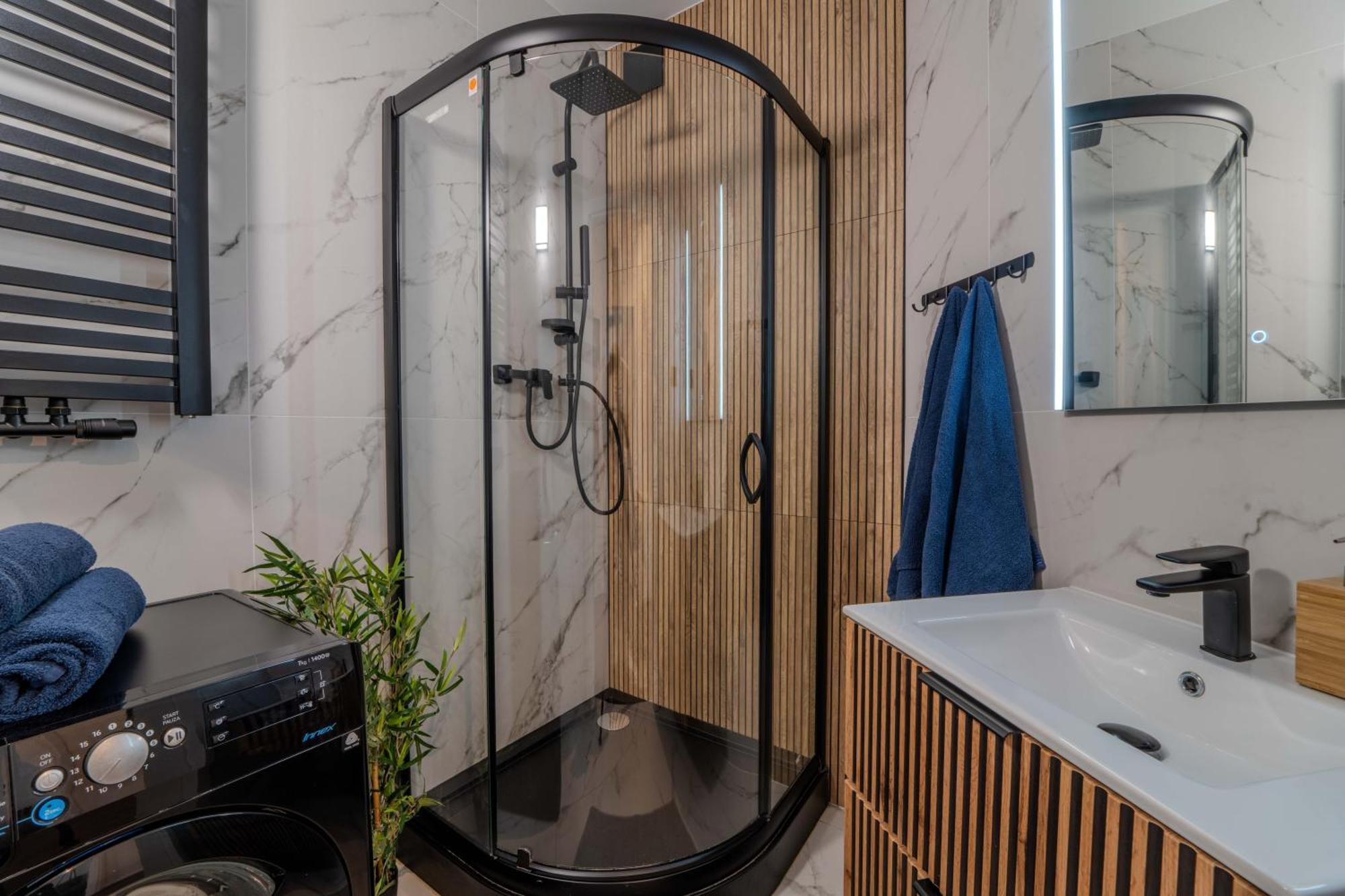 New Large Modern Apartment - City Center - 60M2 - Lift - Parking Wroclaw Bagian luar foto
