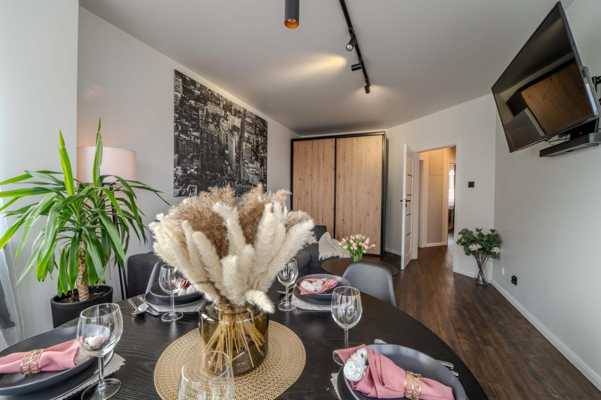 New Large Modern Apartment - City Center - 60M2 - Lift - Parking Wroclaw Bagian luar foto